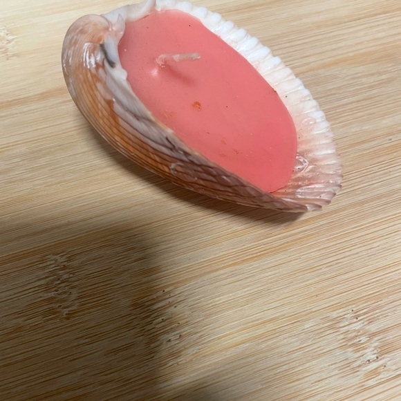 Pink Shell Candle - Picture 2 of 3
